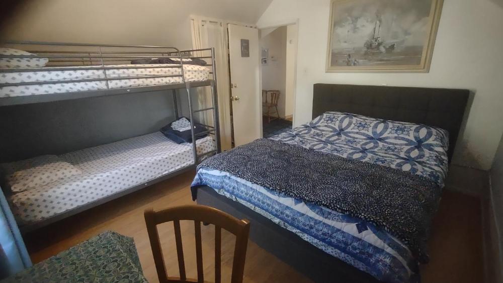 Economy Quadruple Room interior